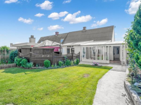 Holiday Home Anneke - 1-3km from the sea by Interhome